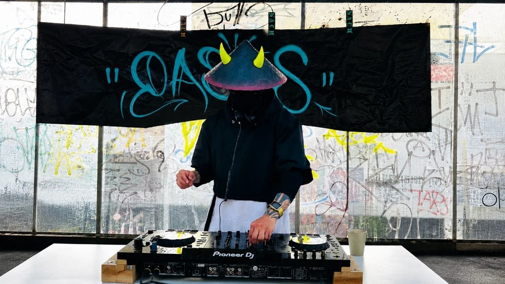 DJ Performance Set