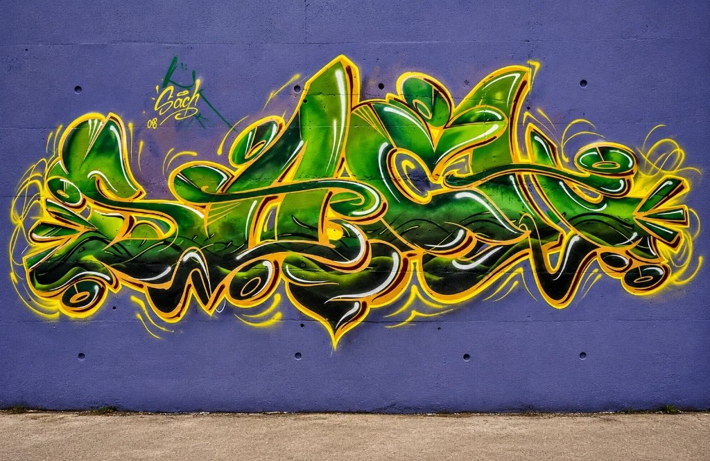 Mural Graffiti Sach Verde sobre Morado